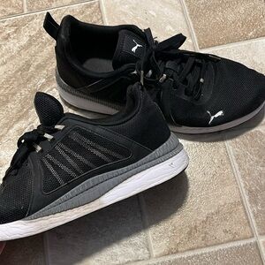 Puma tennis shoes black 10.5